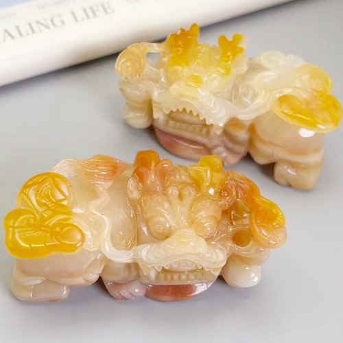 云南黄龙玉龙头貔貅手把件