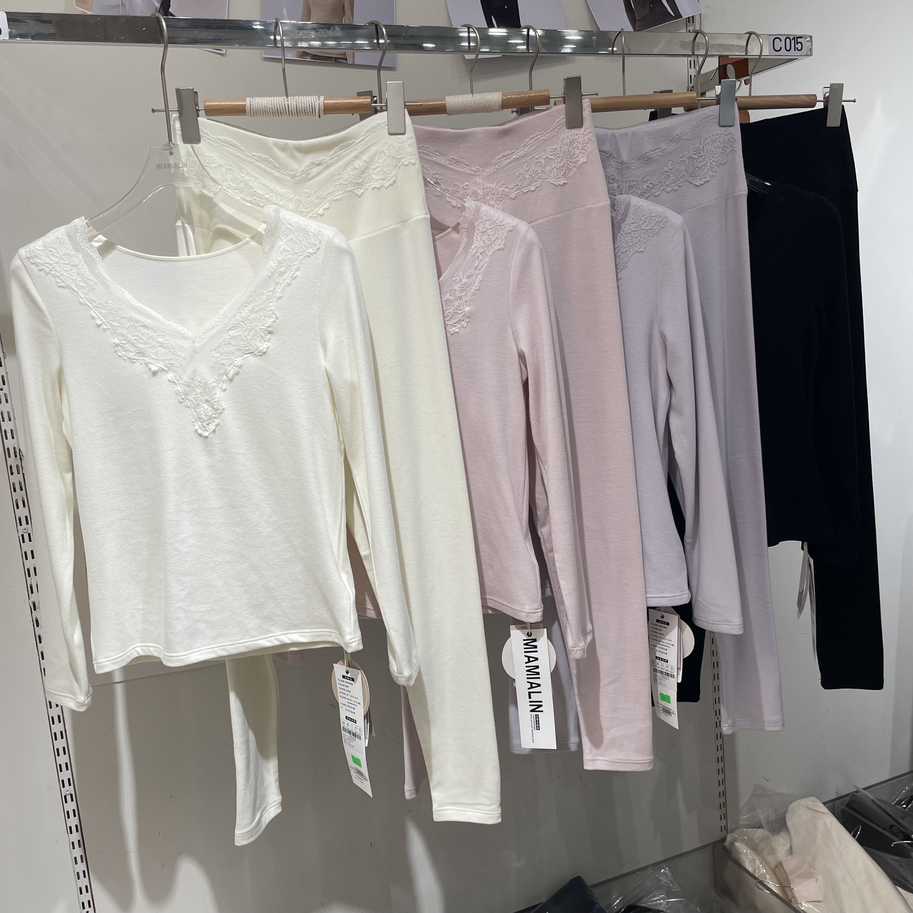 米娅林5110秋冬蕾丝大花边保暖套装女发热暖肤无痕修身显瘦秋衣裤