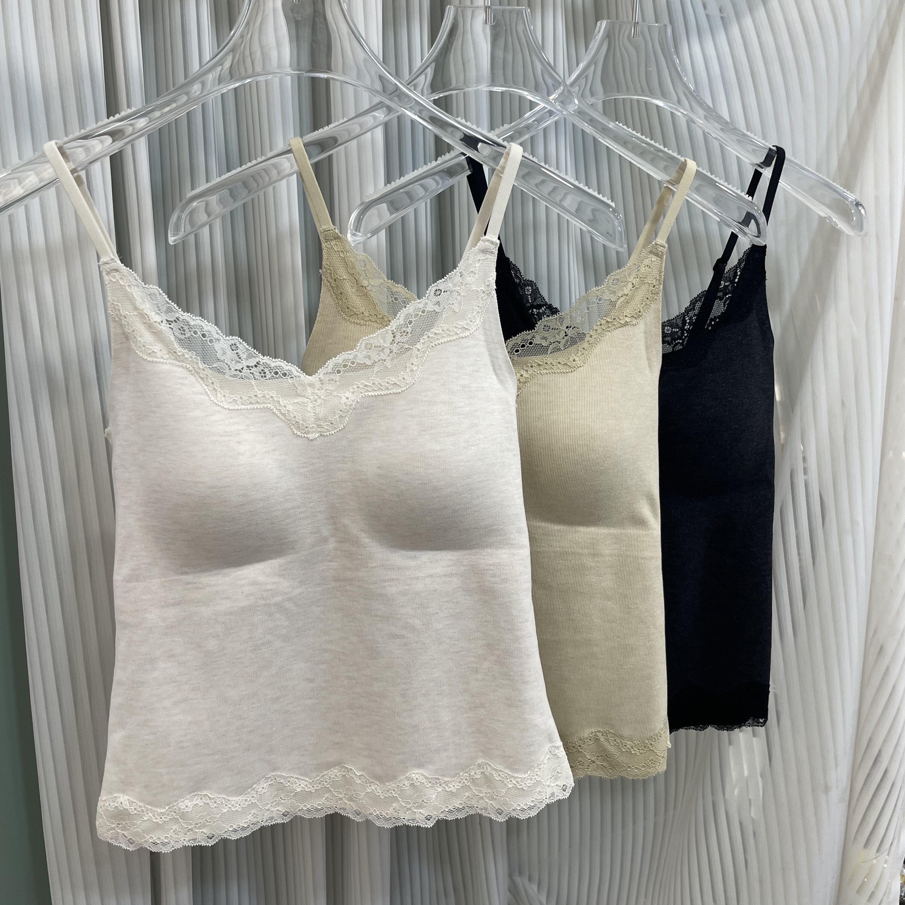 米娅林0360性感蕾丝V领无痕吊带背心女固定杯修身内搭美背上衣潮