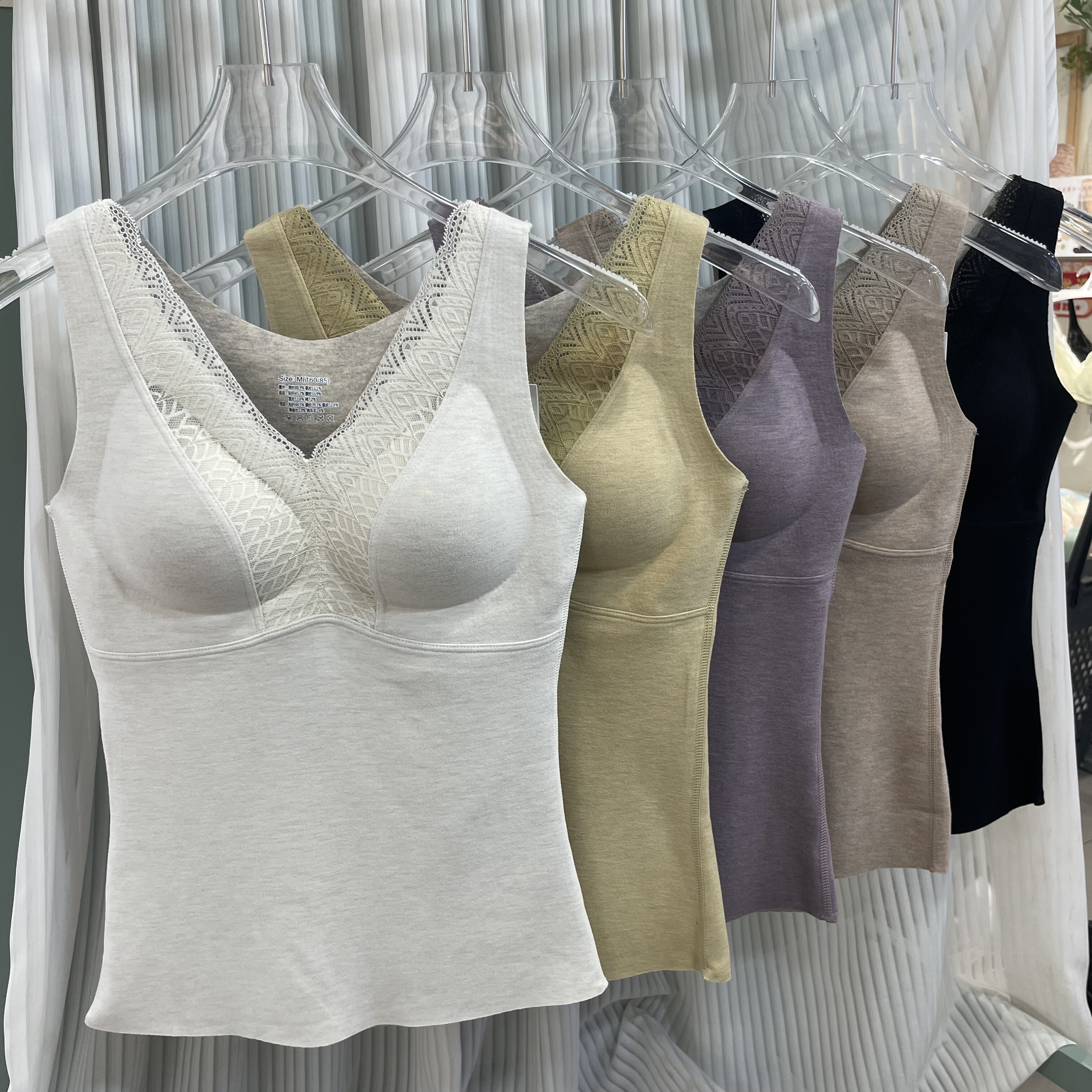 米娅林1305德绒绵羊毛桑蚕丝自发热蕾丝保暖背心女带胸垫打底上衣