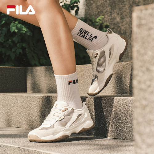 FILA斐乐女士摩登运动鞋
