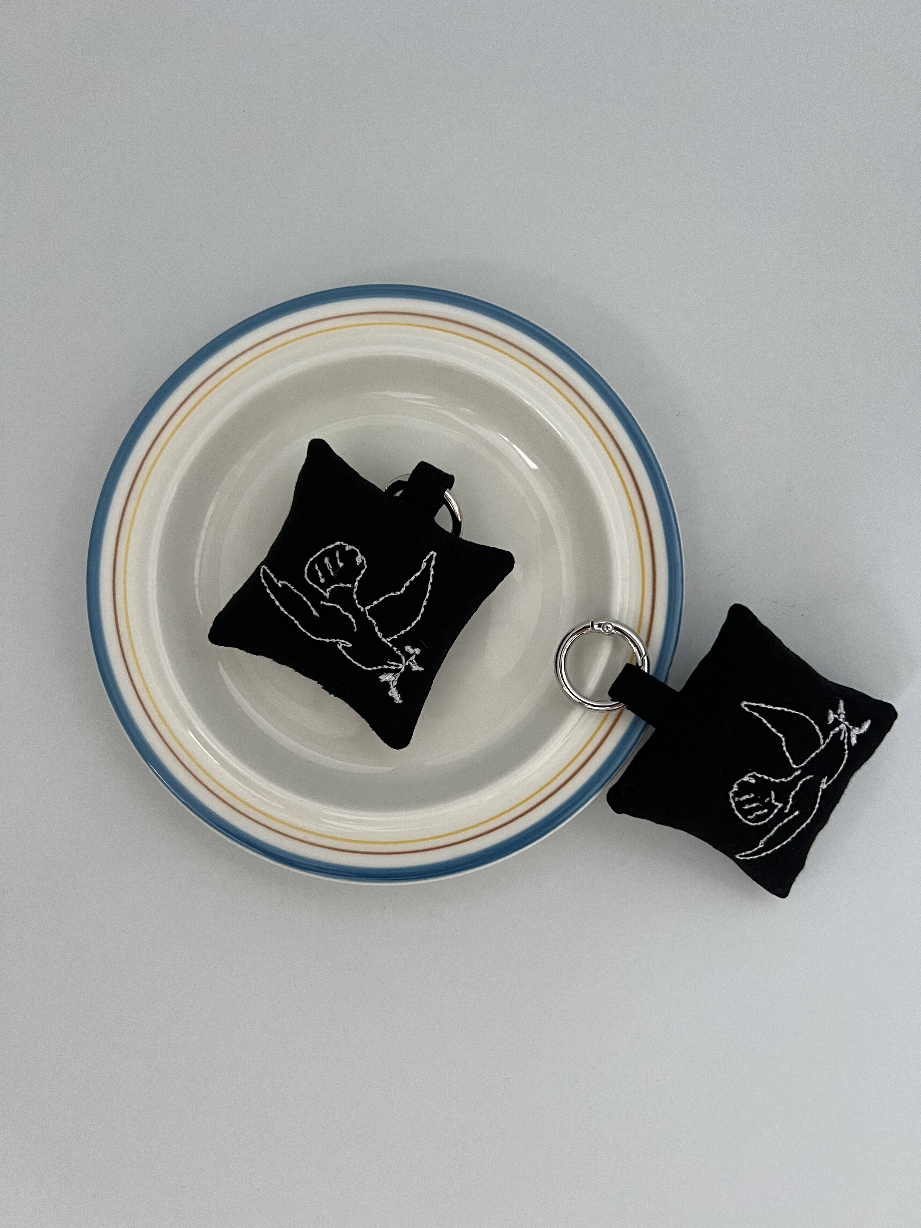 Le serein原创设计法式高级小众刺绣全棉布艺挂件钥匙扣包挂