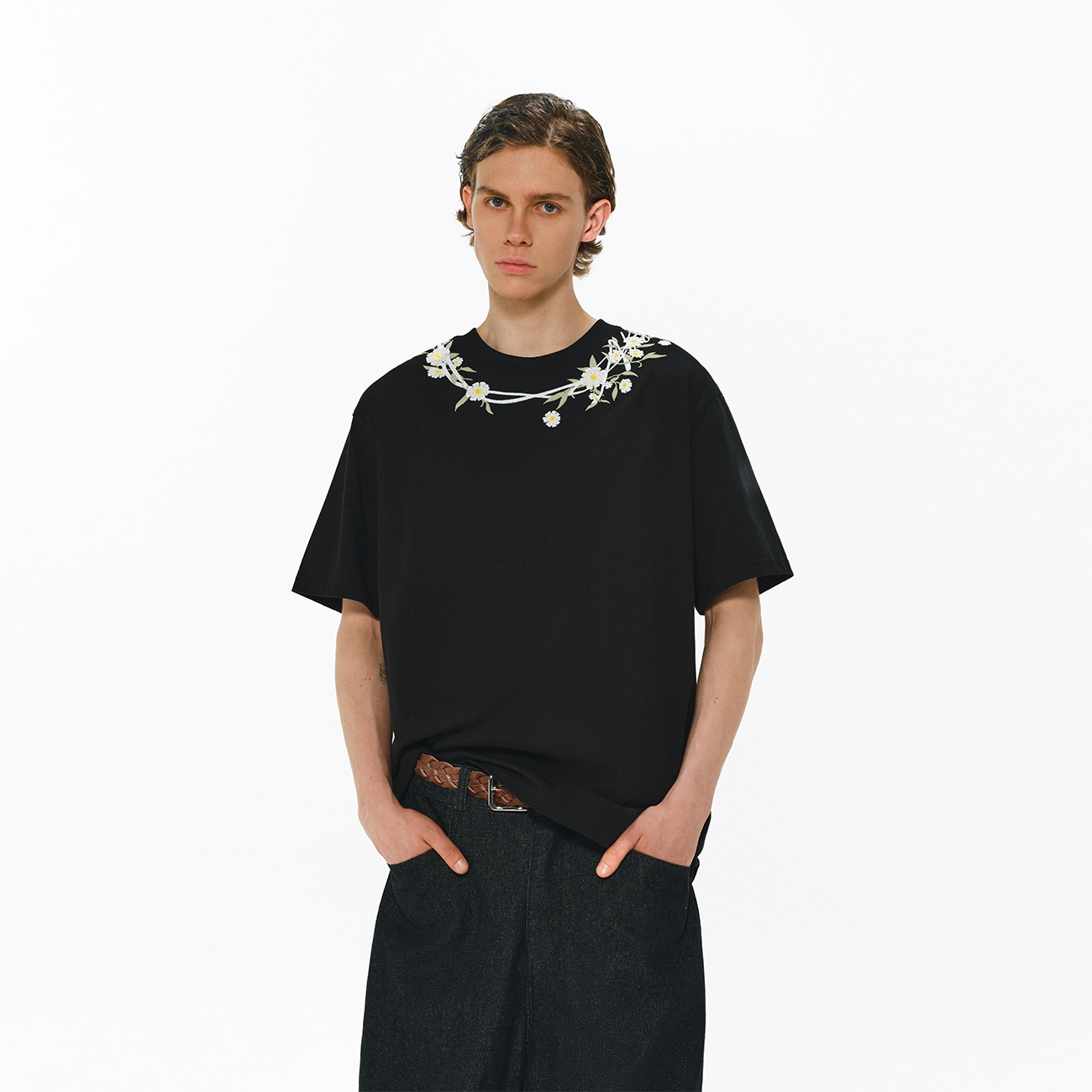 ATRY领围花卉刺绣短袖T恤图片