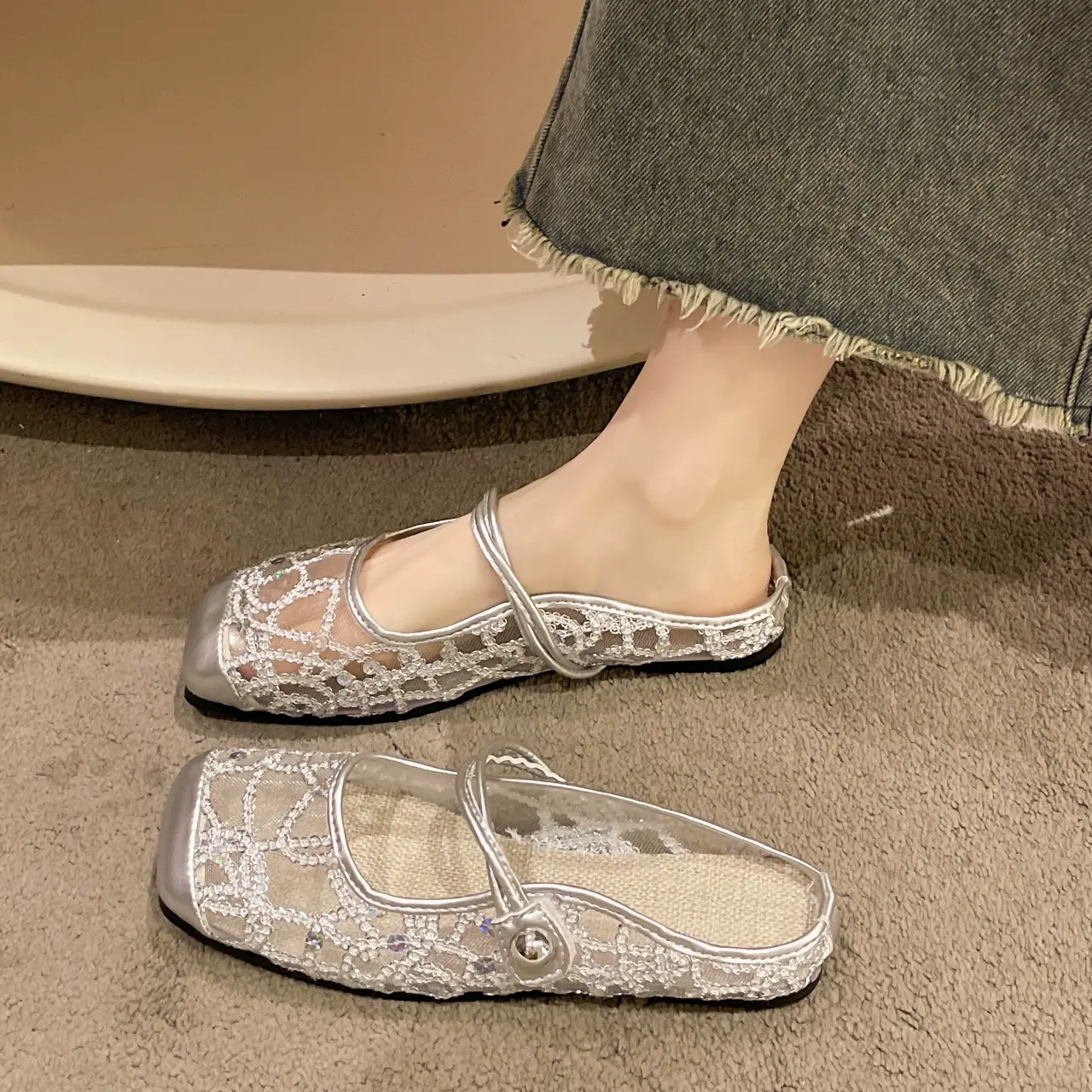 平底跟包头玛丽珍凉拖鞋女2025新款亮片网布气质凉鞋配裙子半拖鞋