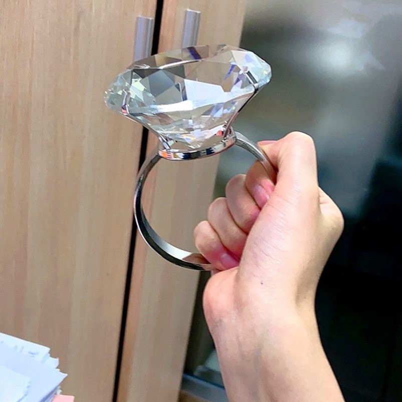 网红大钻石戒指女仿真求婚表白道具七夕情人节闺蜜生日礼物送女生