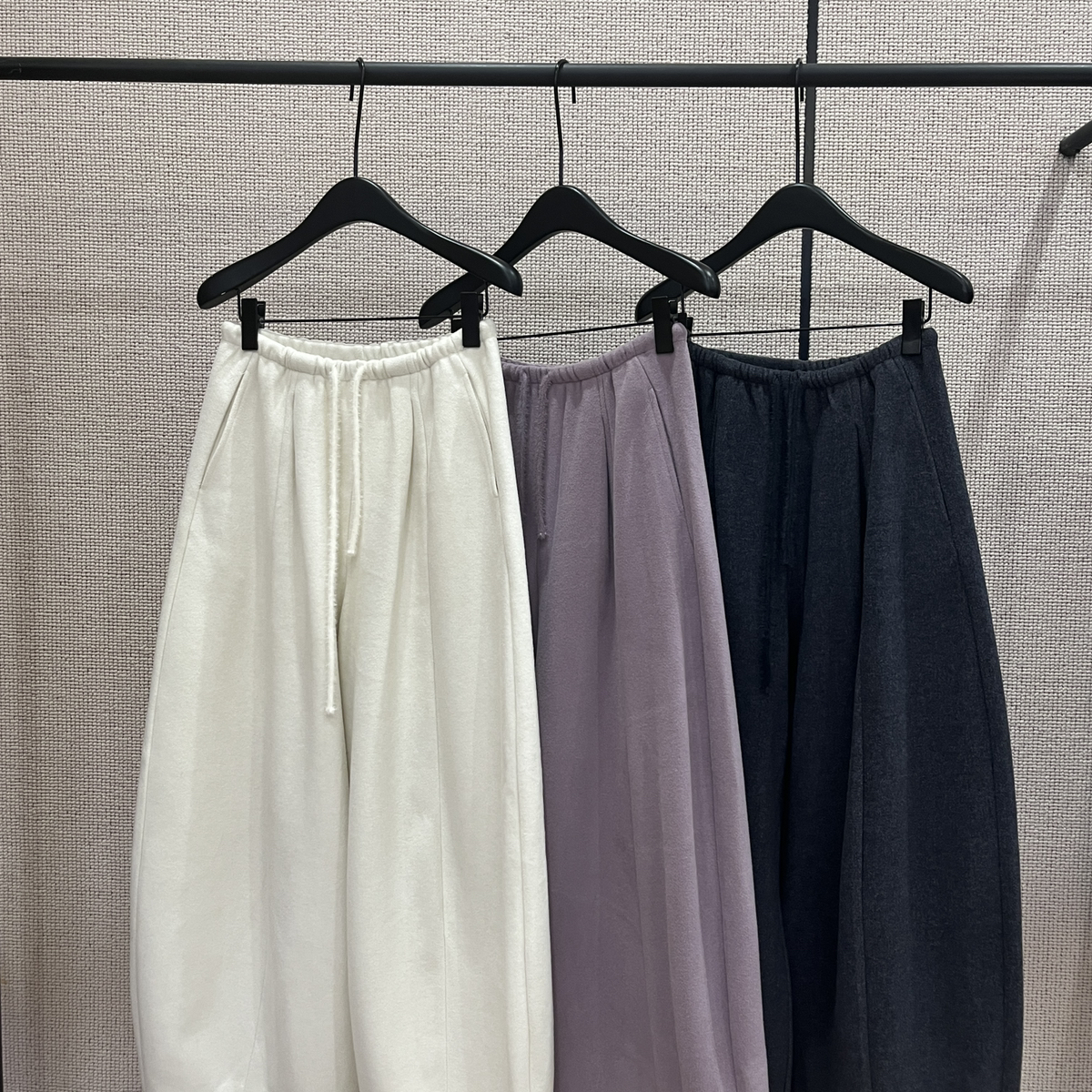 舒适百搭松紧腰直筒休闲裤