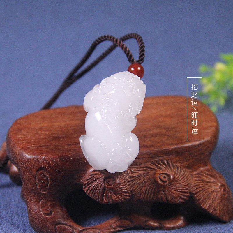 貔貅和田玉挂件羊脂级白天然
