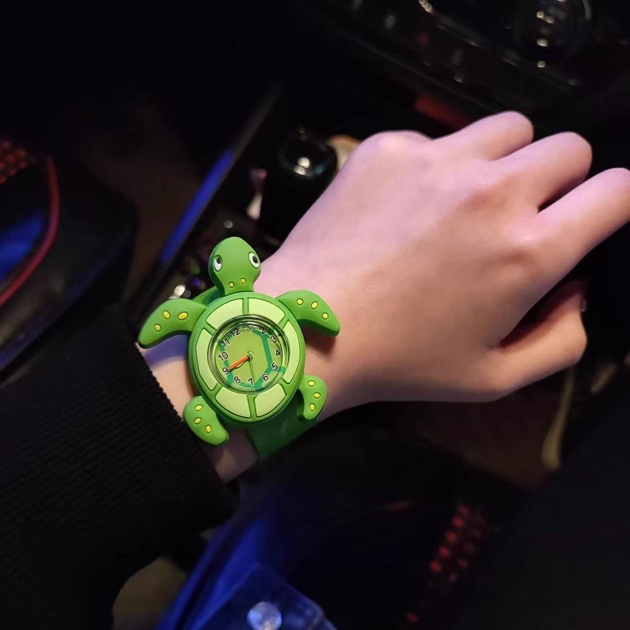 学生绿水龟手表精致沙雕ins稀奇古怪生日礼物送男女朋友儿童高级