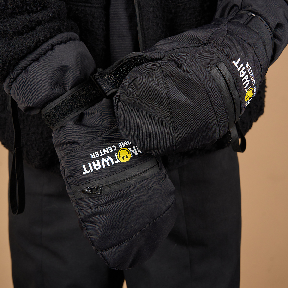 陈伟霆CANOTWAIT S.W.SMILEY联名系列滑雪手套保暖耐磨户外男女款