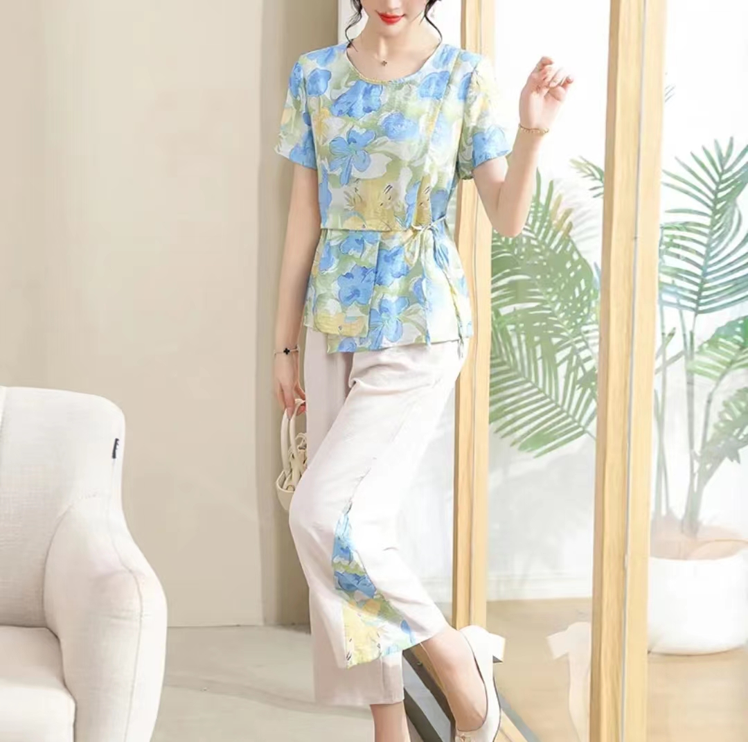 妈妈套装夏装宽松短袖遮肚50岁中老年女装洋气上衣碎花显瘦t恤衫