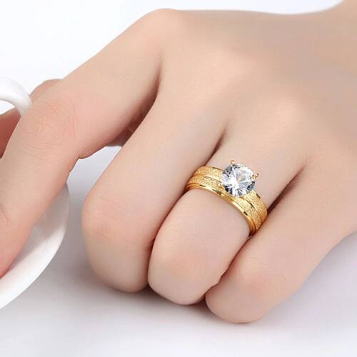 Exquisite Gold Fashion Cube Zirconia Engagement Ring