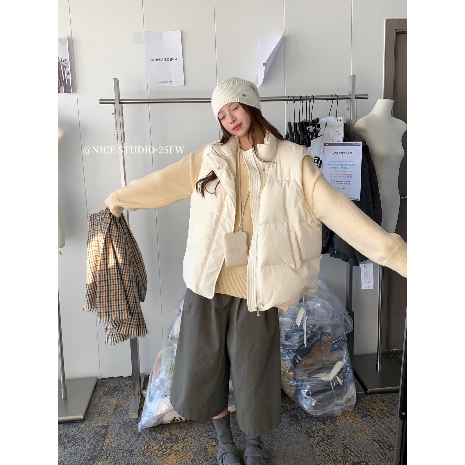 奶思家NICE STUDIO-百搭纯色面包服设计棉服马甲背心女L161