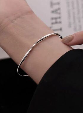 Silver Color Twisted Wave Bracelets Bangles for Women Hand