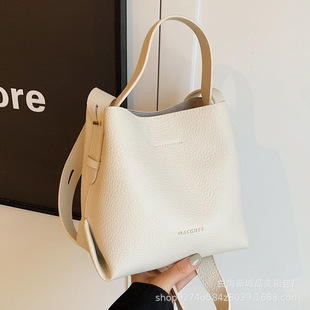 日本进口大容量复古质感手提包女包2026新款潮简约水桶包宽肩带单