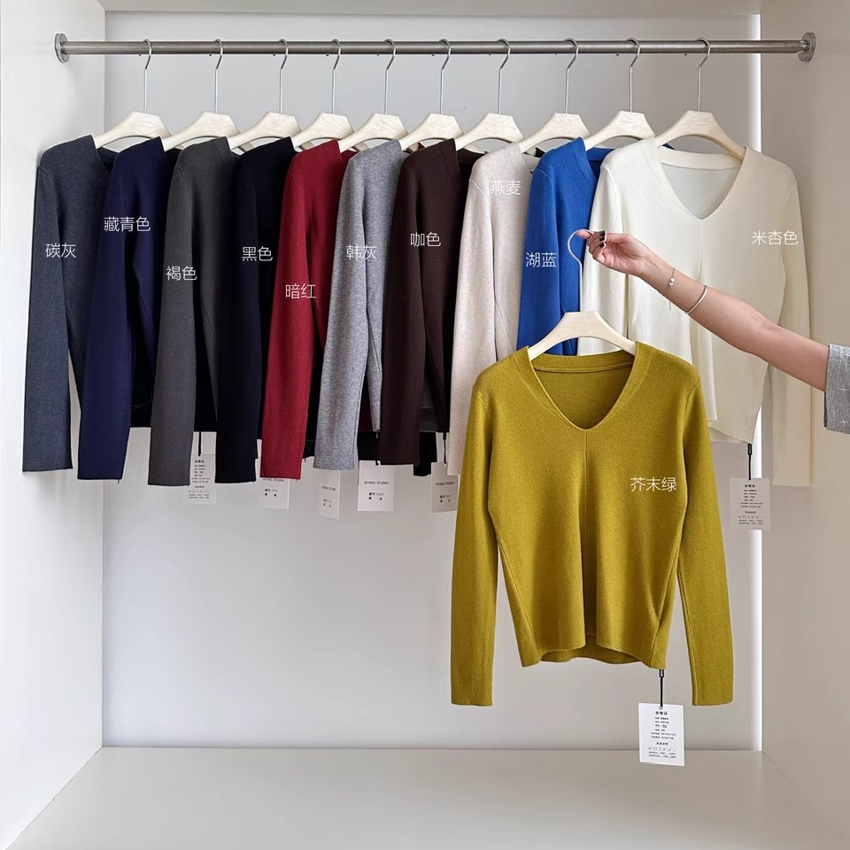 巨好看的v领长袖针织衫女秋冬