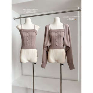 2026超火冬装套装灯笼袖绞花针织吊带背心+短款毛衣开衫两件套女