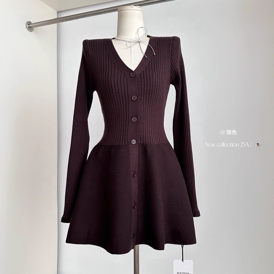 绝美收腰显瘦打底长袖针织连衣裙