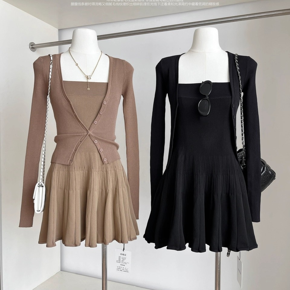 早秋穿搭一整套针织开衫+吊带裙