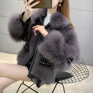 韩版时尚短款皮草外套女2021冬新款设计感铆钉蝙蝠袖皮毛一体大衣