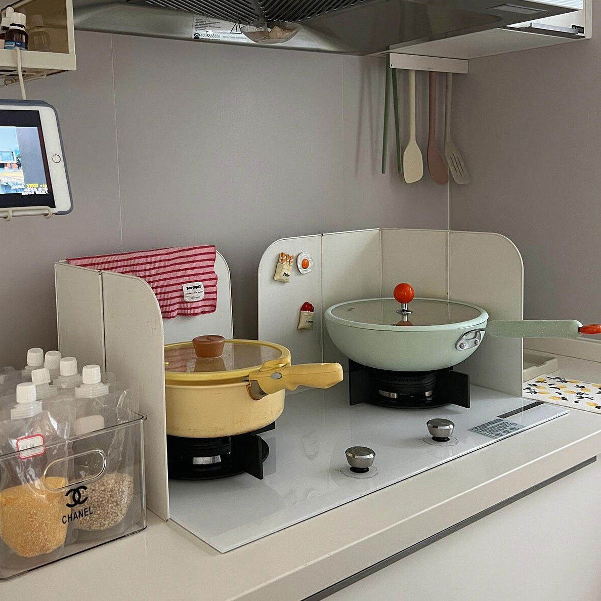 日本进口厨房煤气灶可折叠防油挡板易擦洗家用灶台防溅油防火隔热