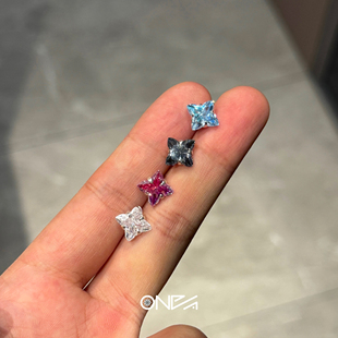 ONEPART原创爆闪四叶草锆石925银耳钉男女同款 高级感养耳洞耳饰