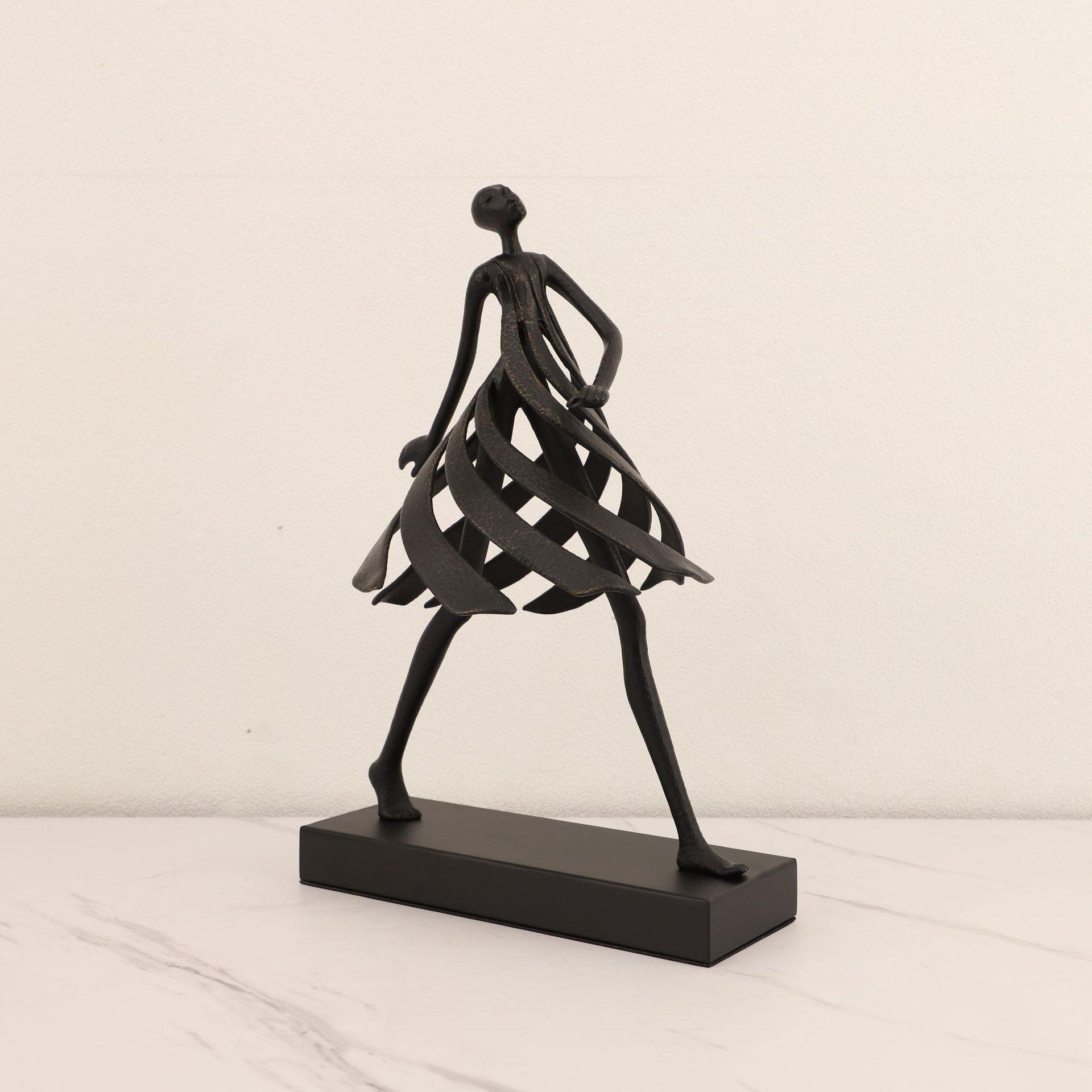 北欧极简金属人物摆件样板房卧室客厅餐厅书房酒柜茶几家居装饰品