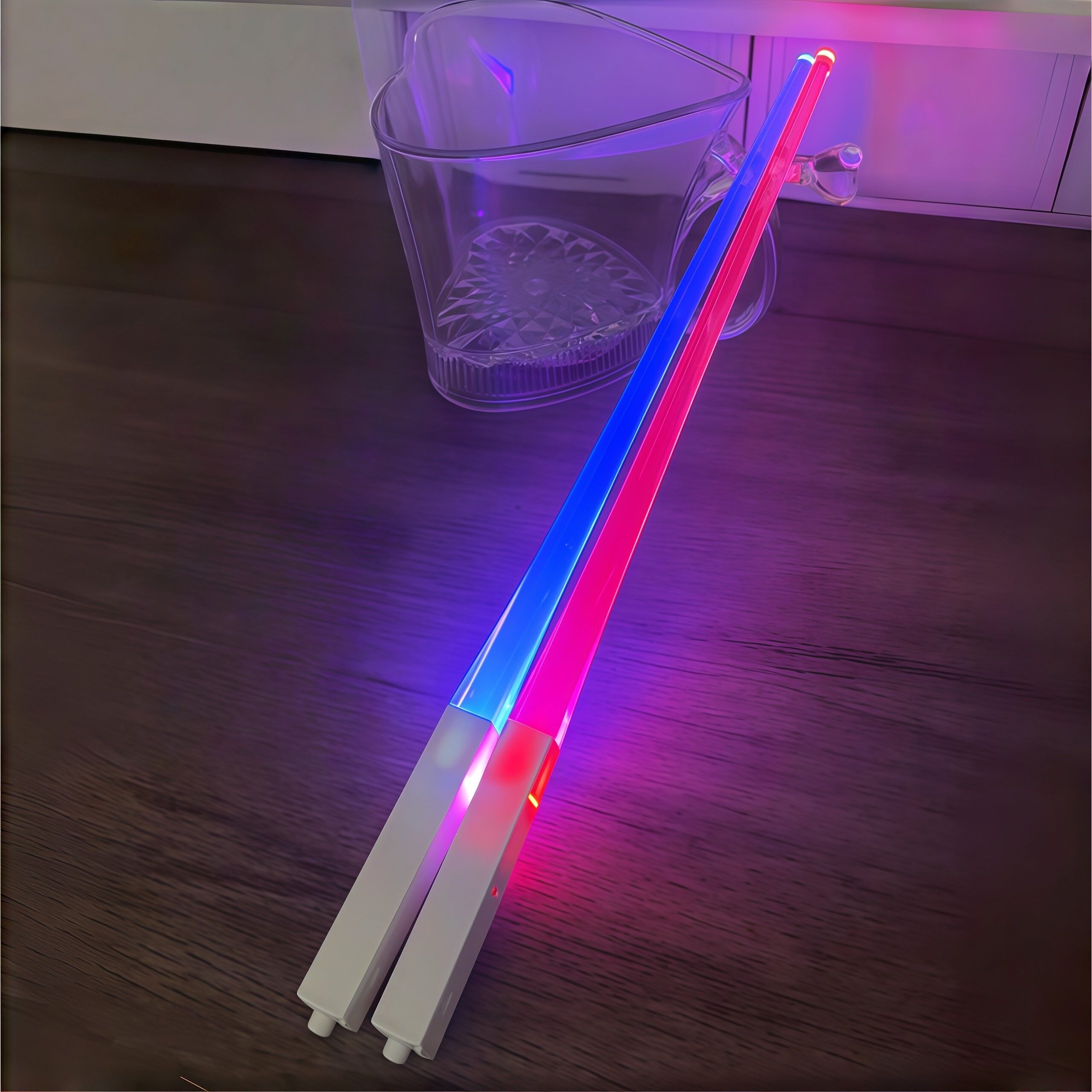 荧光棒！发光的筷子家用高档防滑餐具激光剑送儿童礼物烧烤工具