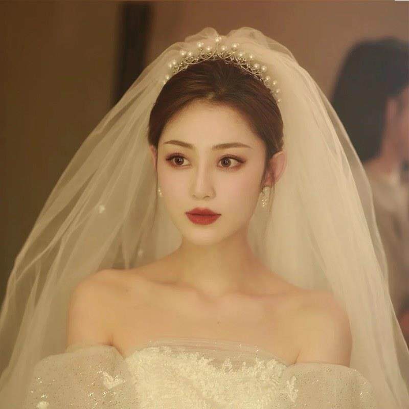 头纱新娘主婚纱皇冠三件套仙气珍珠头饰王冠高级超仙森系直播同款