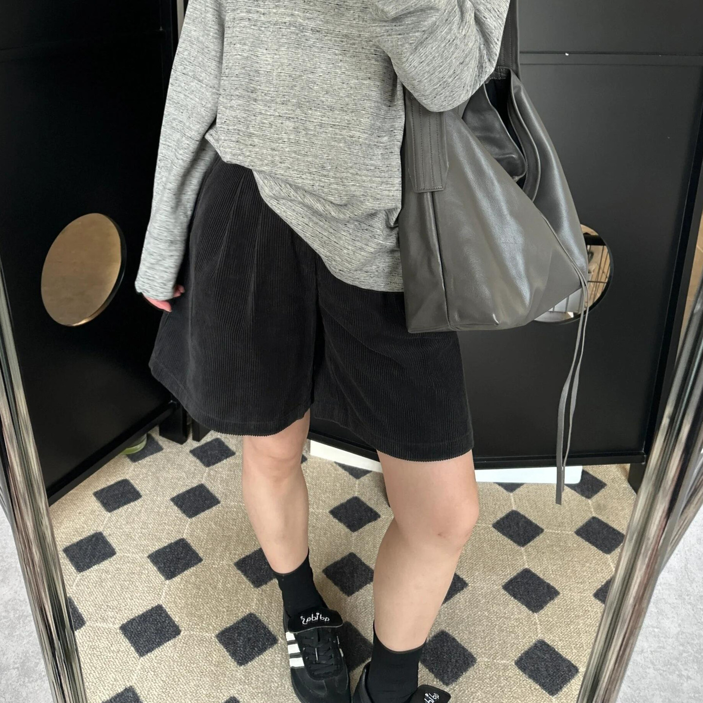 秋冬女简约通勤灯芯绒五分裤高腰后松紧纯色显瘦柔软休闲新款裤子