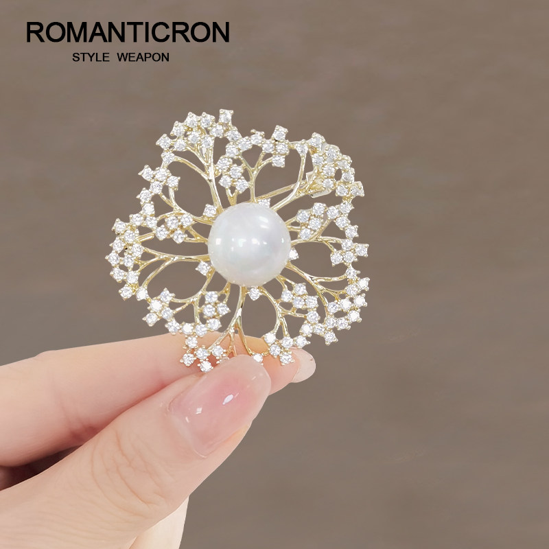 胸针女款西装高档女精致胸花毛呢大衣围巾别针大牌圆形金色配饰