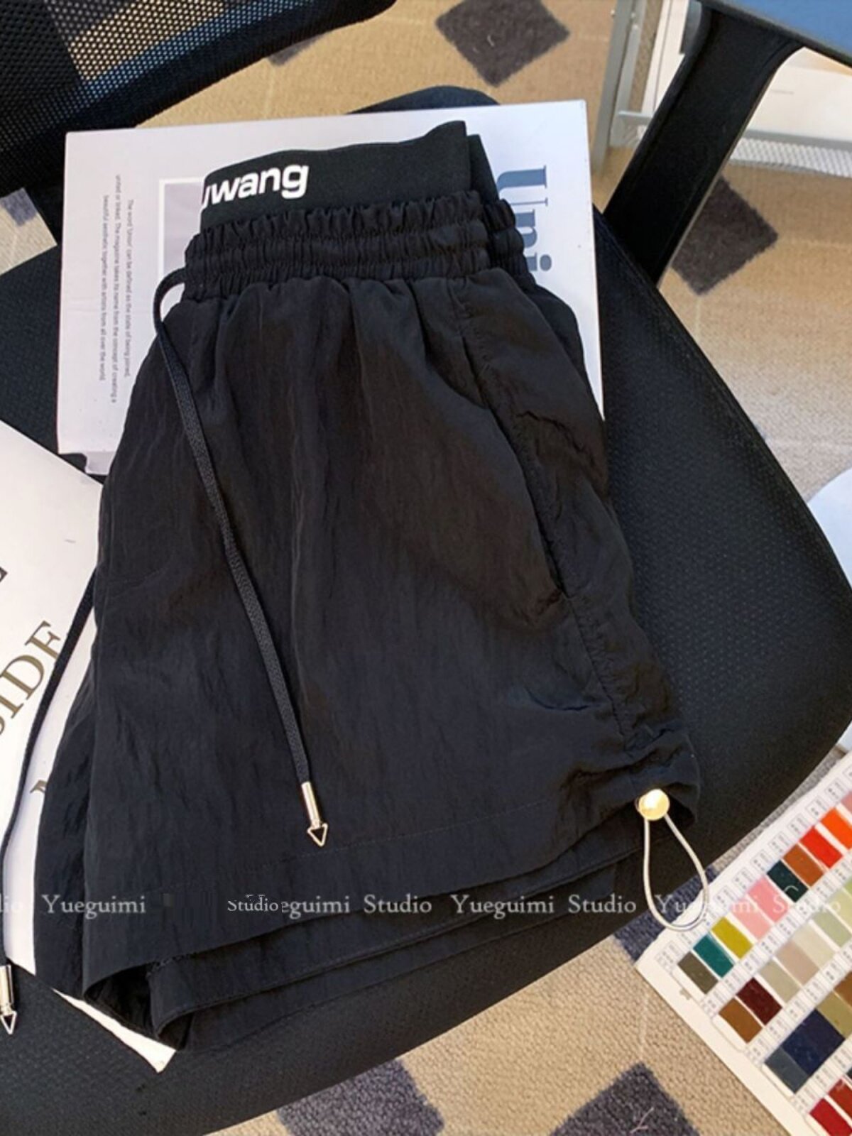 여성을위한 블랙 스포츠 반바지 2024 새로운 여름 DRAWSTRING 높은 허리 캐주얼 느슨한 작은 얼음 실크 캐주얼 바지