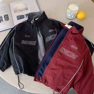 儿童加绒外套男2026春季新款小童字母风衣短款宝宝防风夹克女洋气