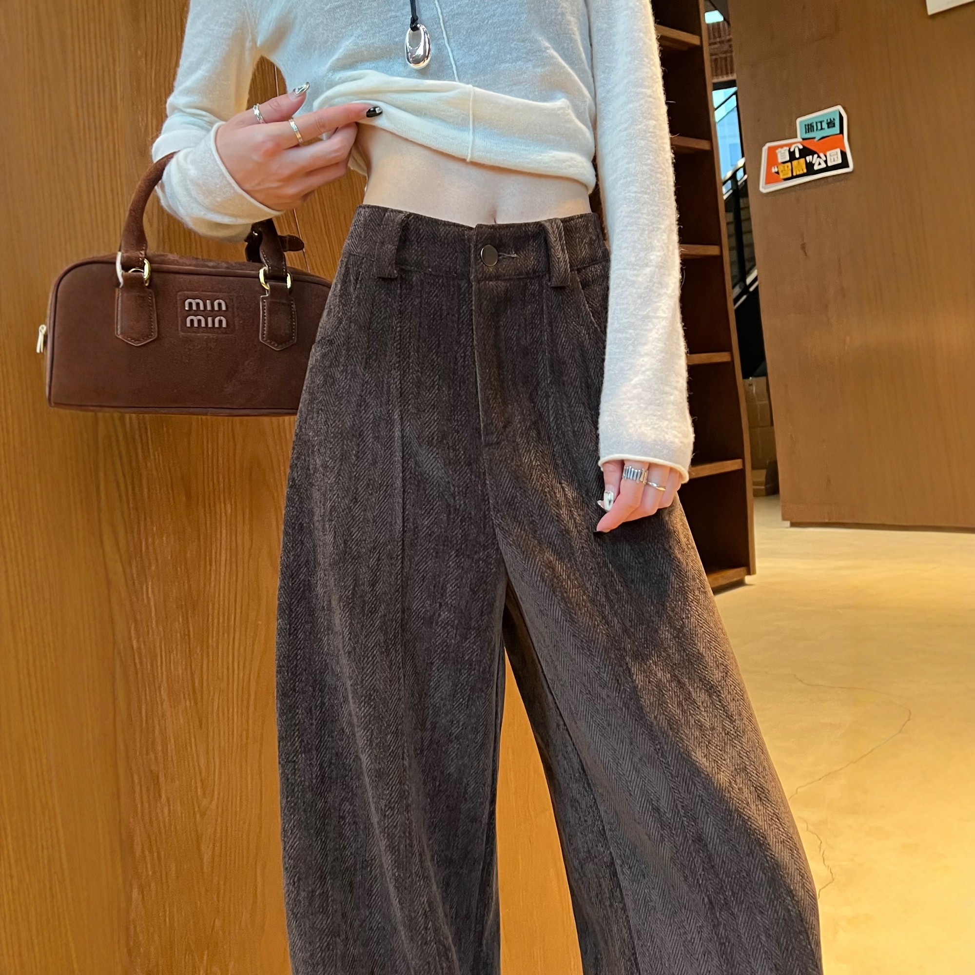 美拉德棕咖色裤子女秋冬季垂感直筒灯芯绒西装裤加厚雪尼尔阔腿裤