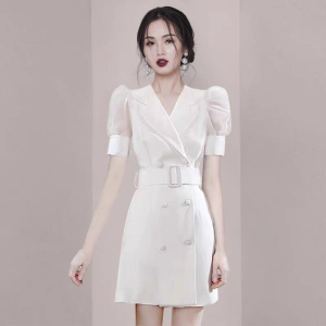 西装连衣裙女白色2025夏季新款法式职业修身显瘦泡泡袖双排扣裙子