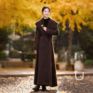 TU女装 沙漏腰加厚大衣 1oo牦牛绒拉绒大翻领收腰毛呢外套25冬新款