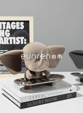 现代创意植绒托盘小飞象树脂摆件卡通家居酒店样板间儿童房装饰品