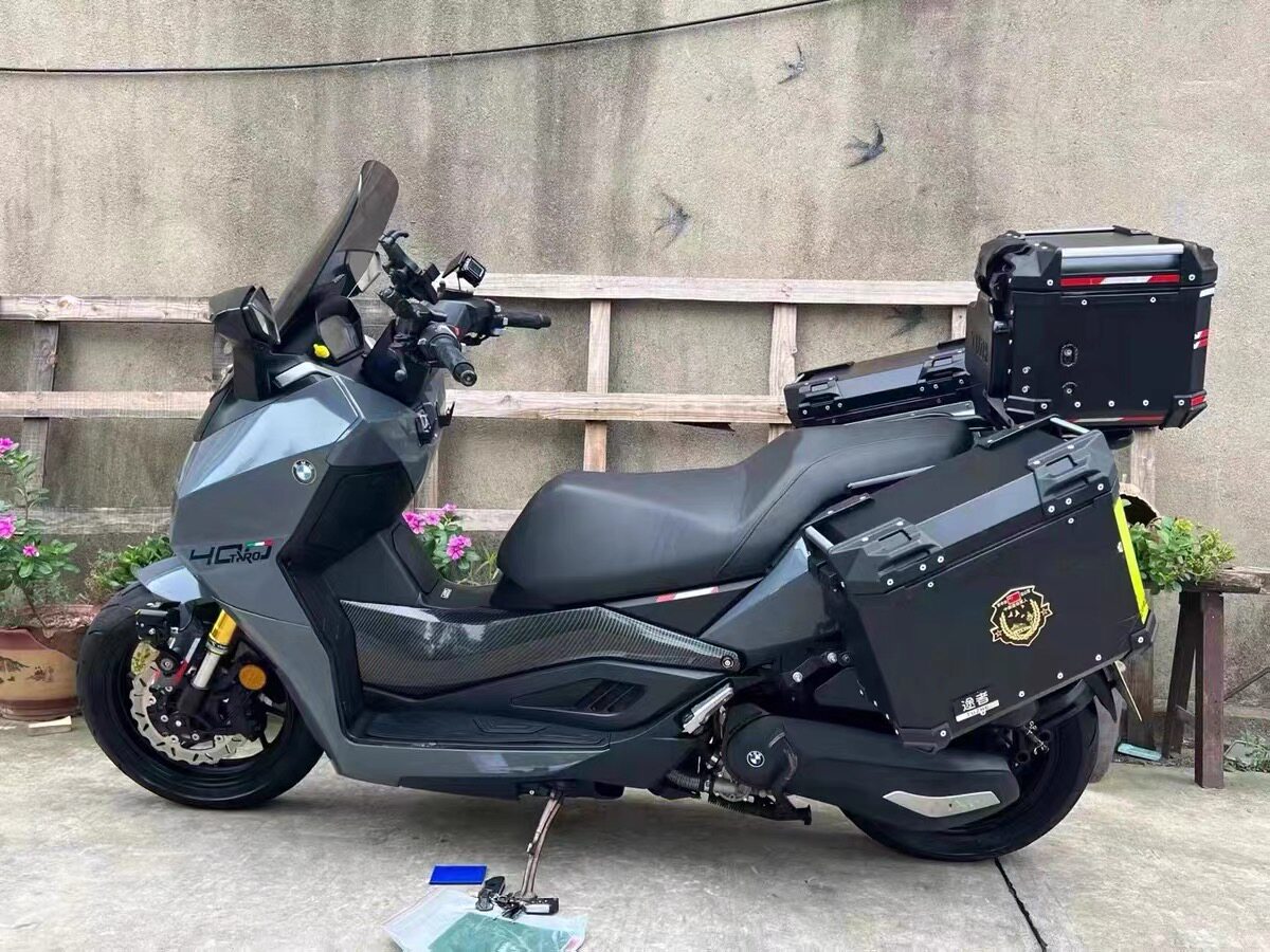 台荣400大踏板开拓者水冷大绵羊光阳赛艇金翼大排量250旅行摩托车