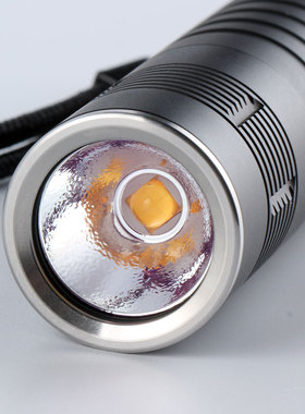 Convoy S21B CREE XHP50.2，紫铜板热电分离，双面镀膜镜片，温控