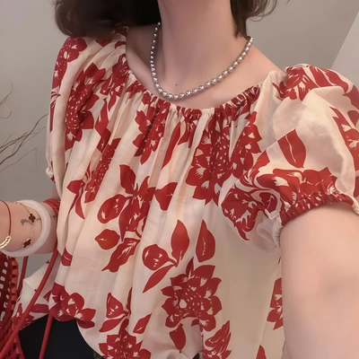 超火减龄一字肩碎花短袖衬衫女