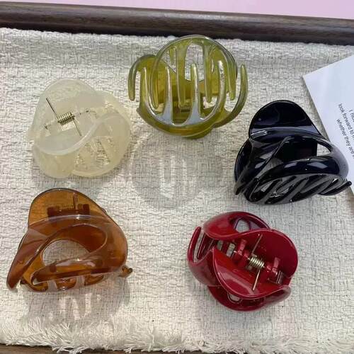 异HHW形南瓜抓夹女26新款高级感中号半扎02发鲨夹子头饰发夹后鱼