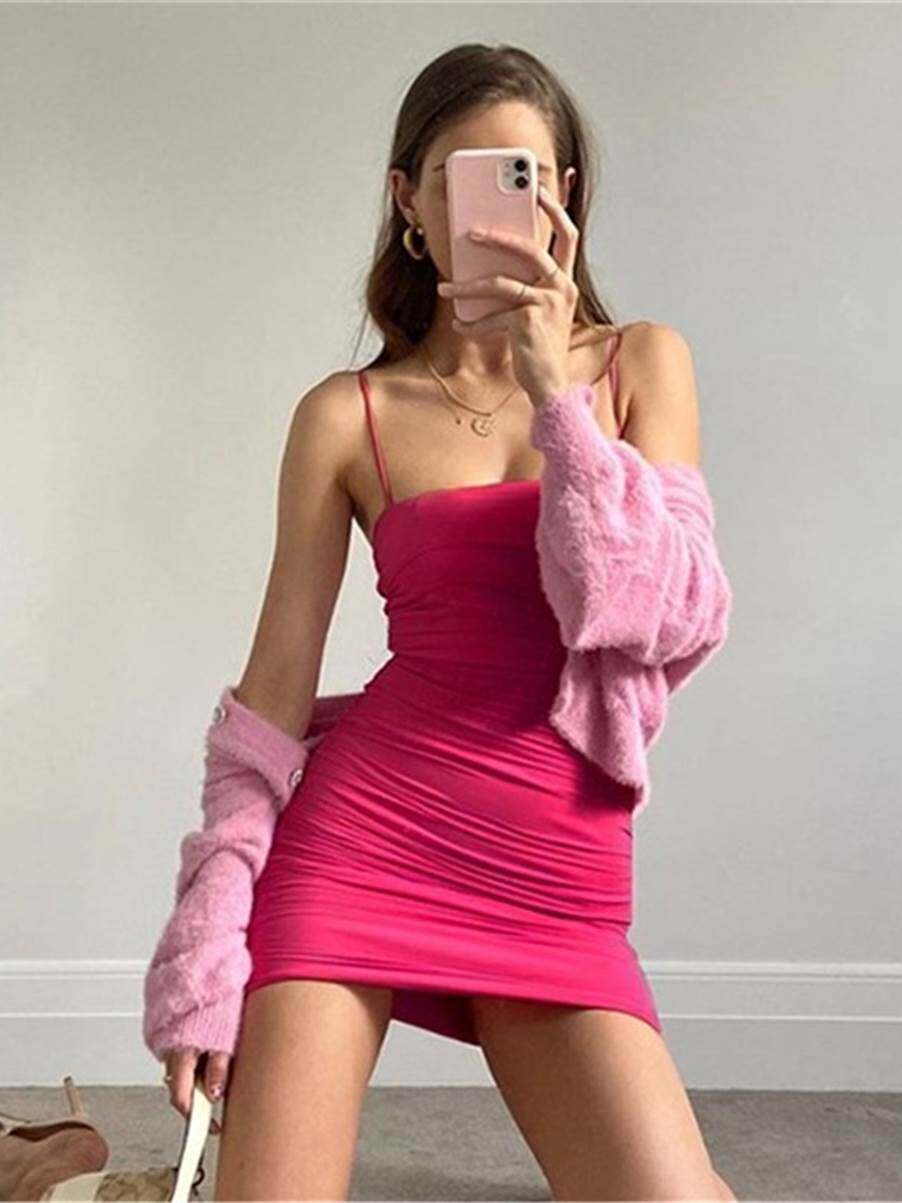 欧美ins风平口吊带裙辣妹穿搭收腰显瘦露肩性感包臀纯欲连衣裙
