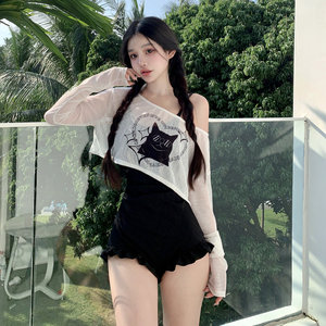 爱丽莎连体泳衣女2026新款显瘦遮肉纯欲风高级感绝美温泉海边度假