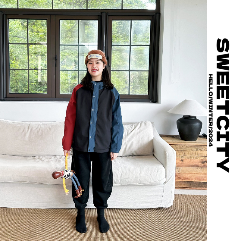 儿童软壳加绒撞色连帽外套风衣