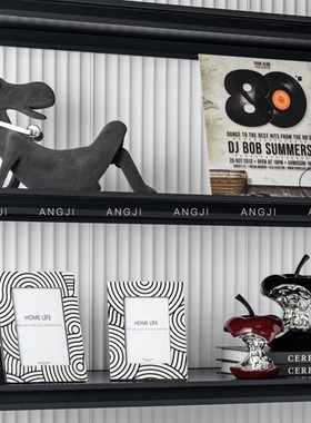 现代轻奢样板间餐柜酒柜摆件