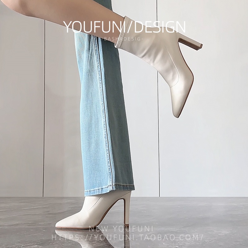 羊皮法式高跟鞋短靴女2025年冬季粗跟马丁靴尖头米白加绒瘦瘦靴子