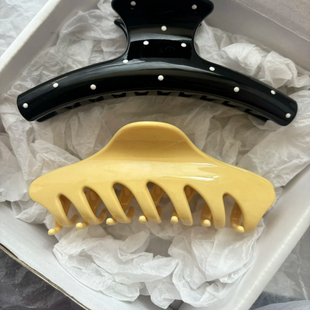 奶黄色多抓+黑波点抓夹中等发量简约俏皮夏日感抓夹福袋中号百搭