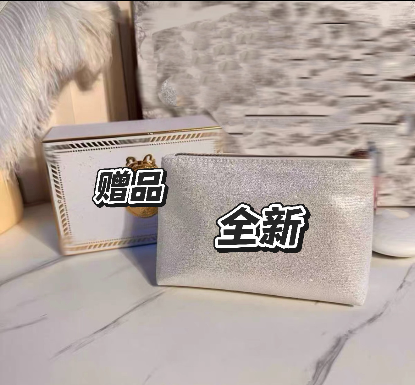 2026秋冬新款圣诞限定闪亮亮蝴蝶结白色亮片化妆包手拿包女包