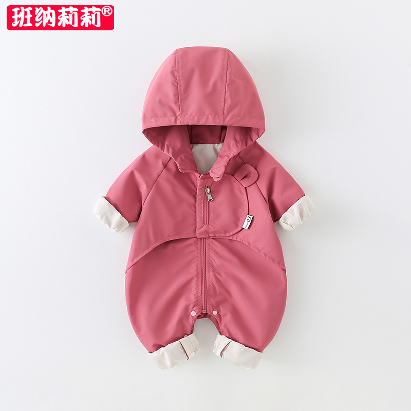 婴儿衣服男女宝宝春秋装连体洋气冲锋衣外出抱衣连帽哈衣一岁春季