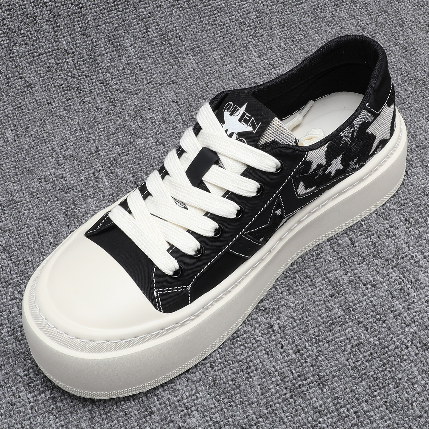 厚底帆布鞋男款2026春季新款软底轻便增高休闲鞋时尚刺绣青年板鞋