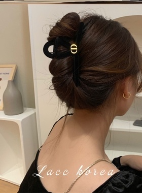 黑色植绒抓夹后脑勺珍珠发夹网红2025年新款盘发鲨鱼夹子头饰发卡